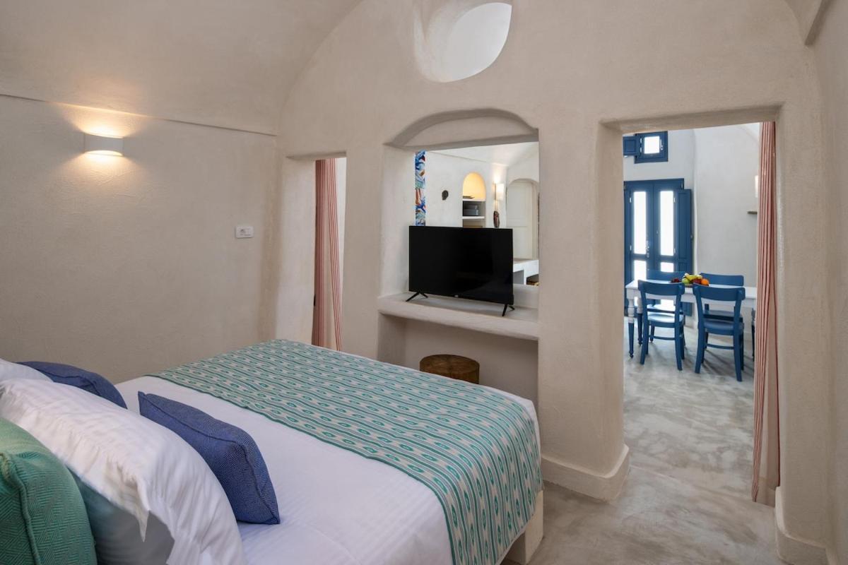 Villa Gilbert'S Cave With Cave Jacuzzi Megalochori  Exterior foto