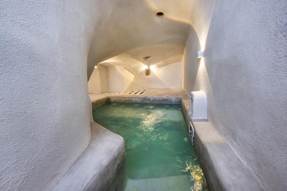 Villa Gilbert'S Cave With Cave Jacuzzi Megalochori  Exterior foto