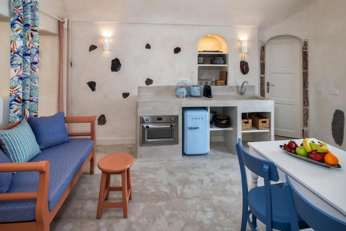 Villa Gilbert'S Cave With Cave Jacuzzi Megalochori  Exterior foto
